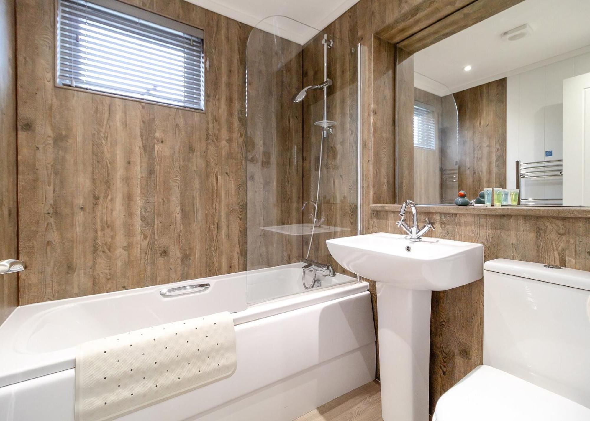 Norfolk Woods Resort&Spa Narborough  Eksteriør billede
